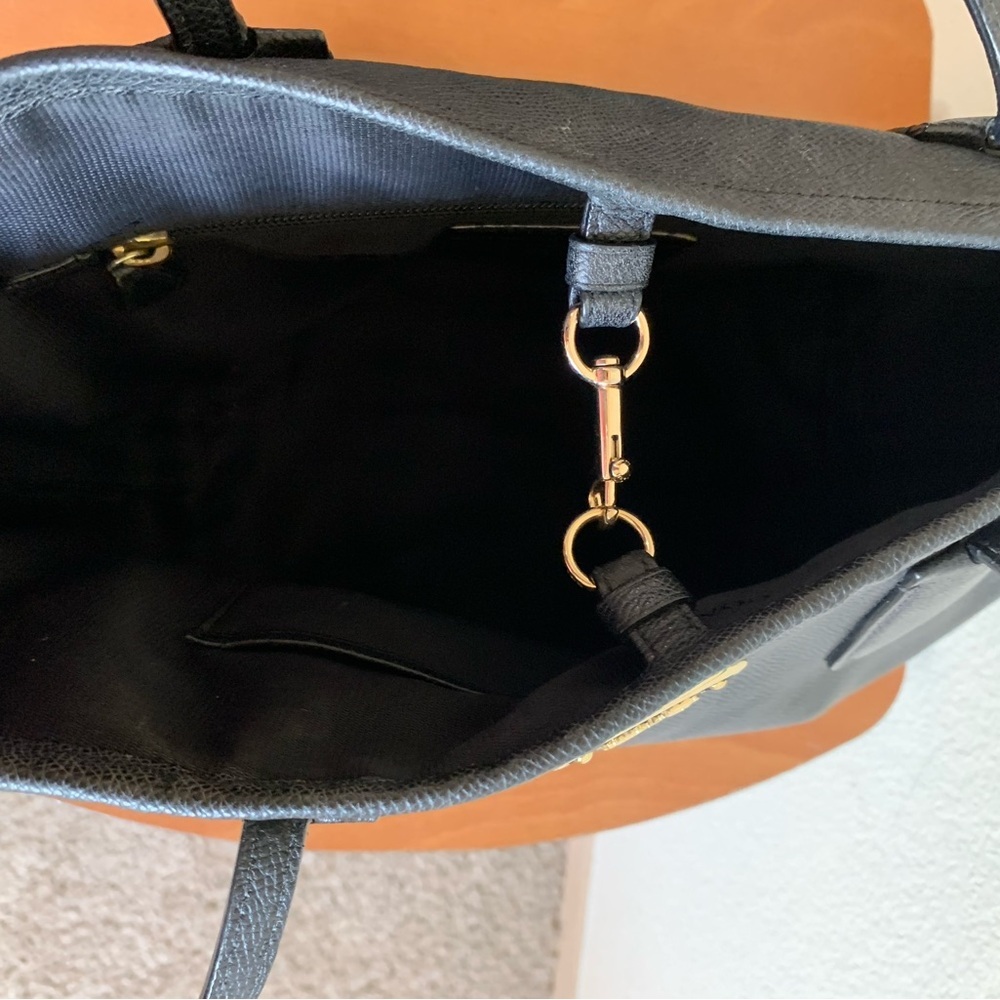 Coach Crossgrain Leather Taxi Tote Black
Shoulder Bag - Picture 8 of 11